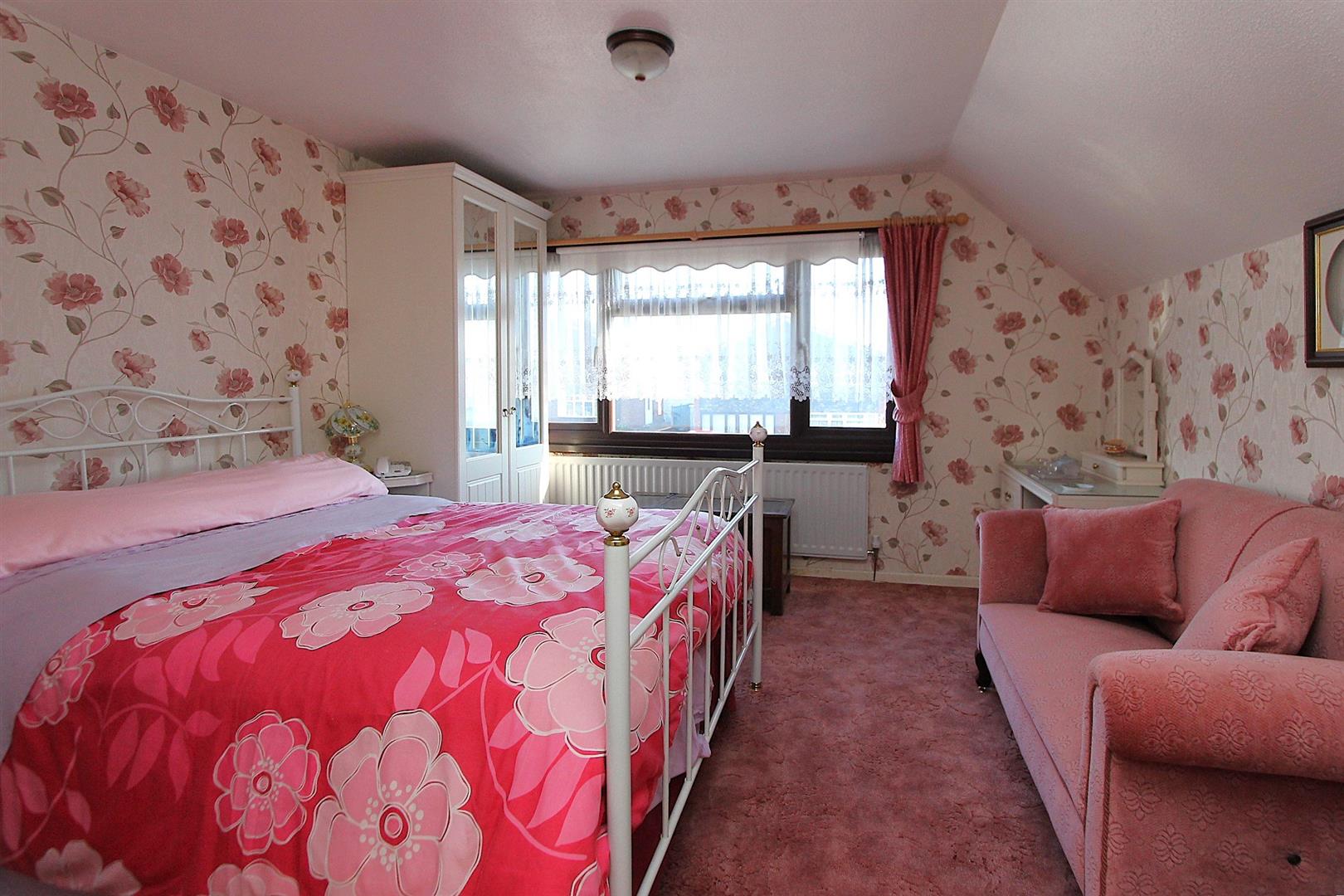 Commonside, Brierley Hill